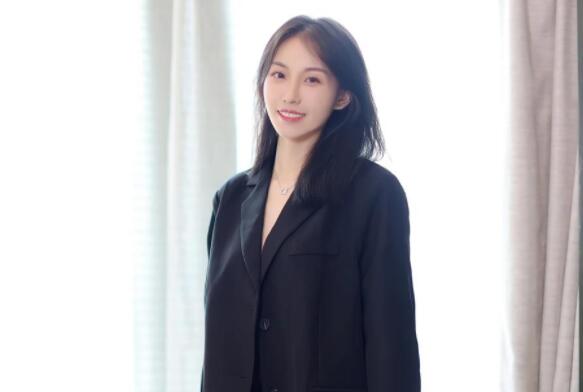 女生不主动找你聊天，是不是就是不喜欢你？-艾尤社