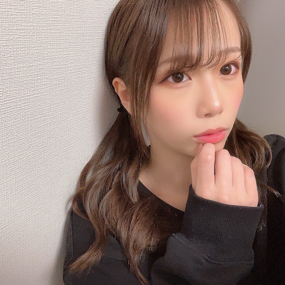 19岁美艳正妹《乙阳葵》傲人高峰满满的压迫感-艾尤社