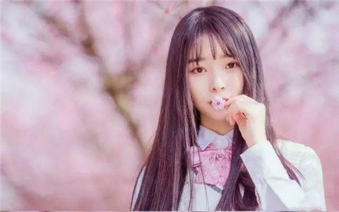 女朋友开玩笑把她惹生气了怎么哄-艾尤社