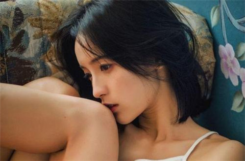 男生说你朋友圈发太多是什么意思 男生会看前女友朋友圈吗-艾尤社
