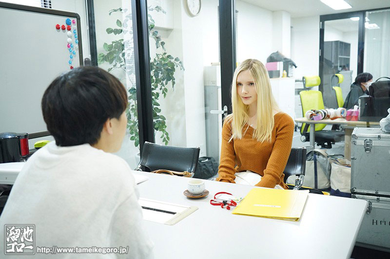 Lily Hart(リリー・ハート)作品MEYD-671介绍及封面预览-图片2