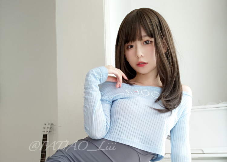 (迷之呆梨)蓝色针织衫《吉他妹妹》系列美图-艾尤社