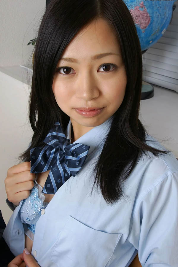 勇闯渔村的暗黑女神《村西真理奈》精选作品推荐介绍及封面预览-艾尤社